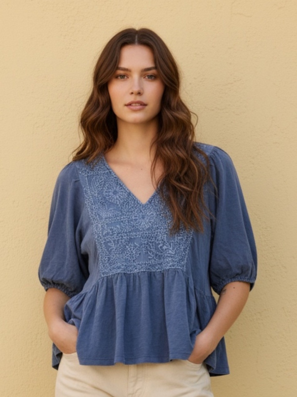 Lucky Brand peasant blouse featuring an intricate tonal embroider size small